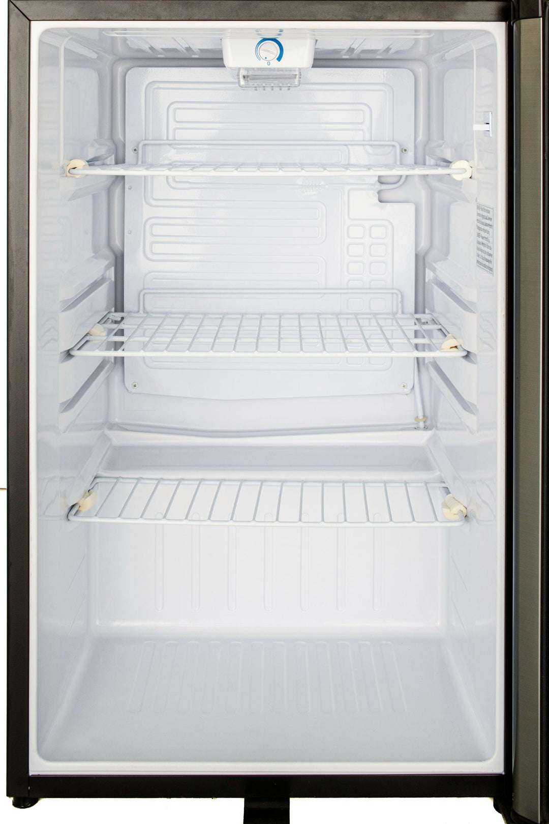 Blaze Blaze 20-Inch 4.4 Cu. Ft. Compact Refrigerator w/ Recessed Handle